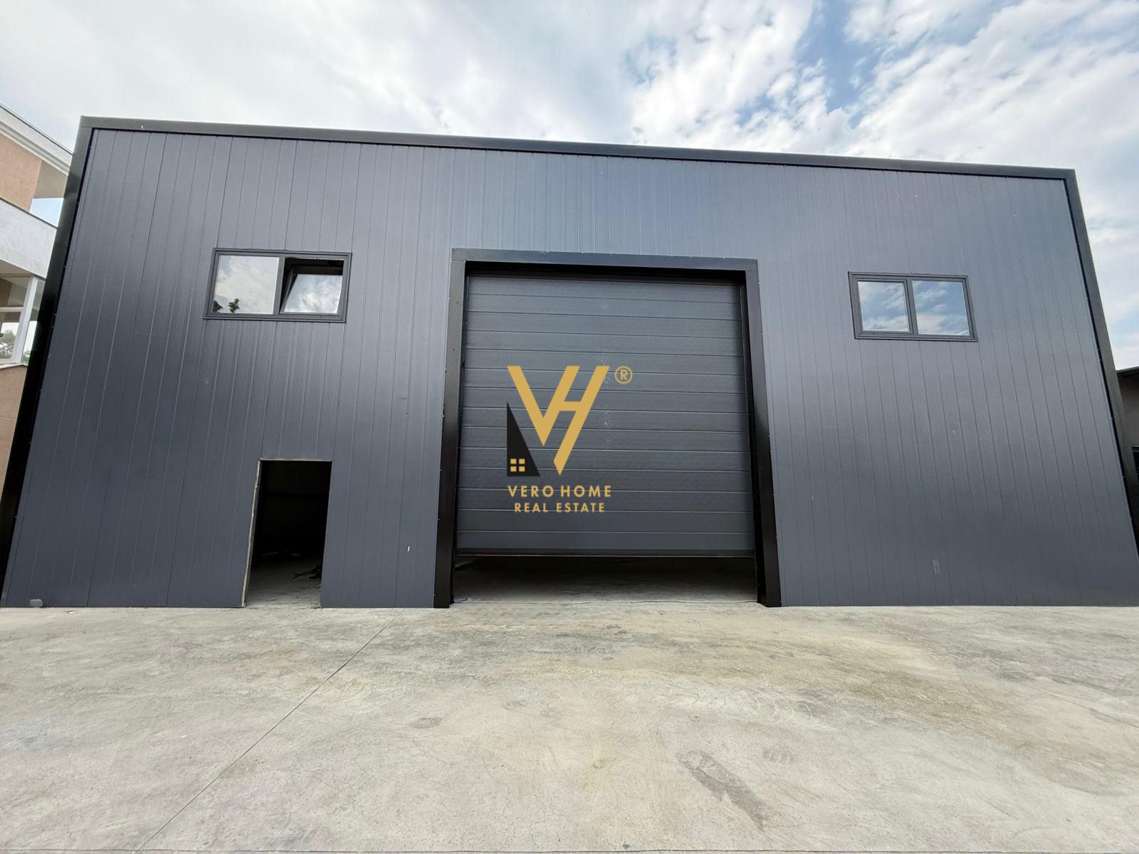 KAPANON 550 M2 ME QIRA NE PEZE HELMES 1.500 EURO