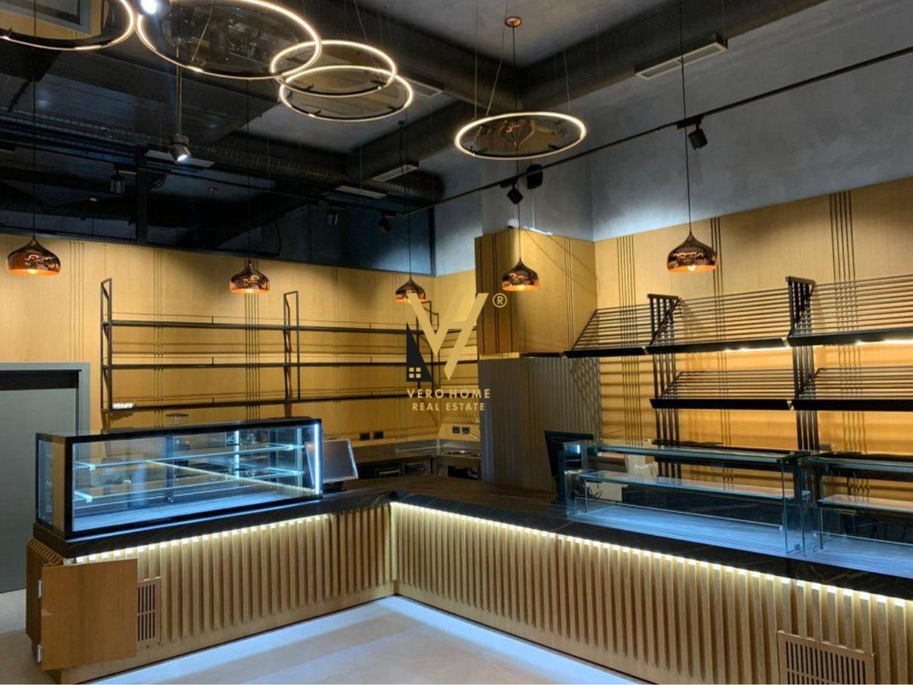 AMBIENT 120 M2 ME QERA TE KINOSTUDIO 220.000 LEKE