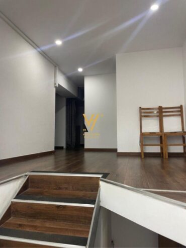 AMBIENT 120 M2 ME QERA TE KINOSTUDIO 220.000 LEKE