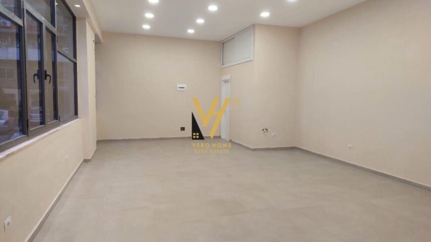 AMBIENT 55 M2 ME QERA TE MYSLYM SHYRI 50.000 LEKE