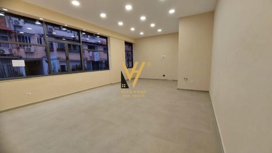 AMBIENT 55 M2 ME QERA TE MYSLYM SHYRI 50.000 LEKE