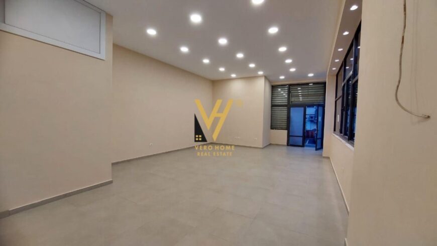AMBIENT 55 M2 ME QERA TE MYSLYM SHYRI 50.000 LEKE