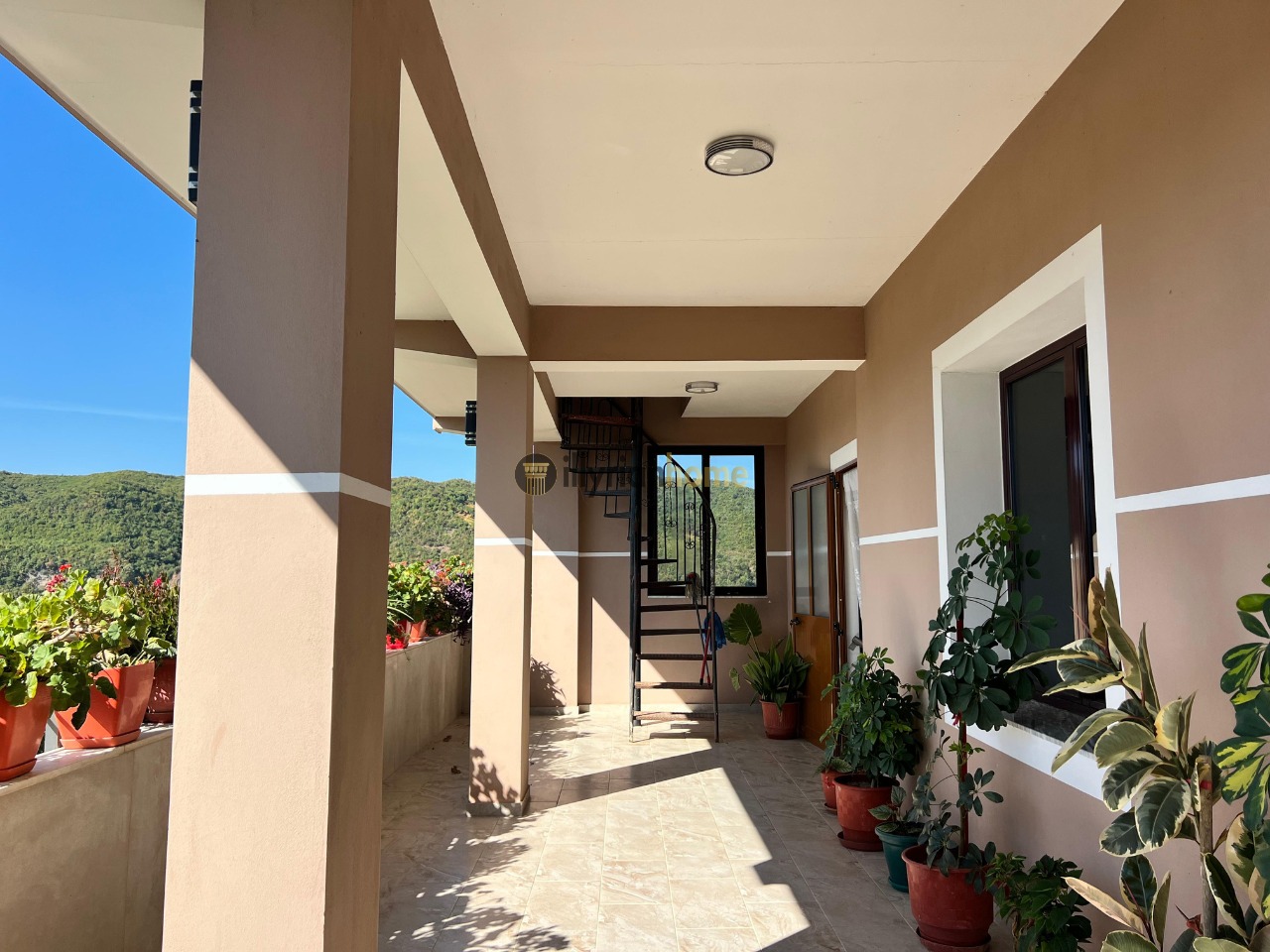 Jepet me qira Shtepi Private 2 Katëshe, “Vishaj”,