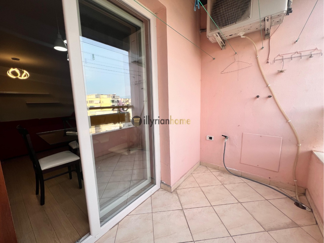 Jepet me qira Apartament 2+1+Parkim, pranë komplek