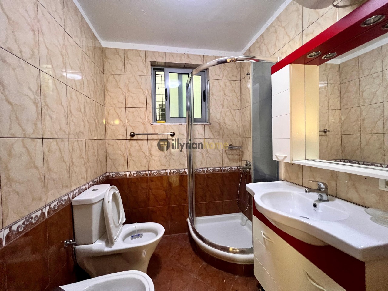 Jepet me qira Apartament 2+1+Parkim, pranë komplek