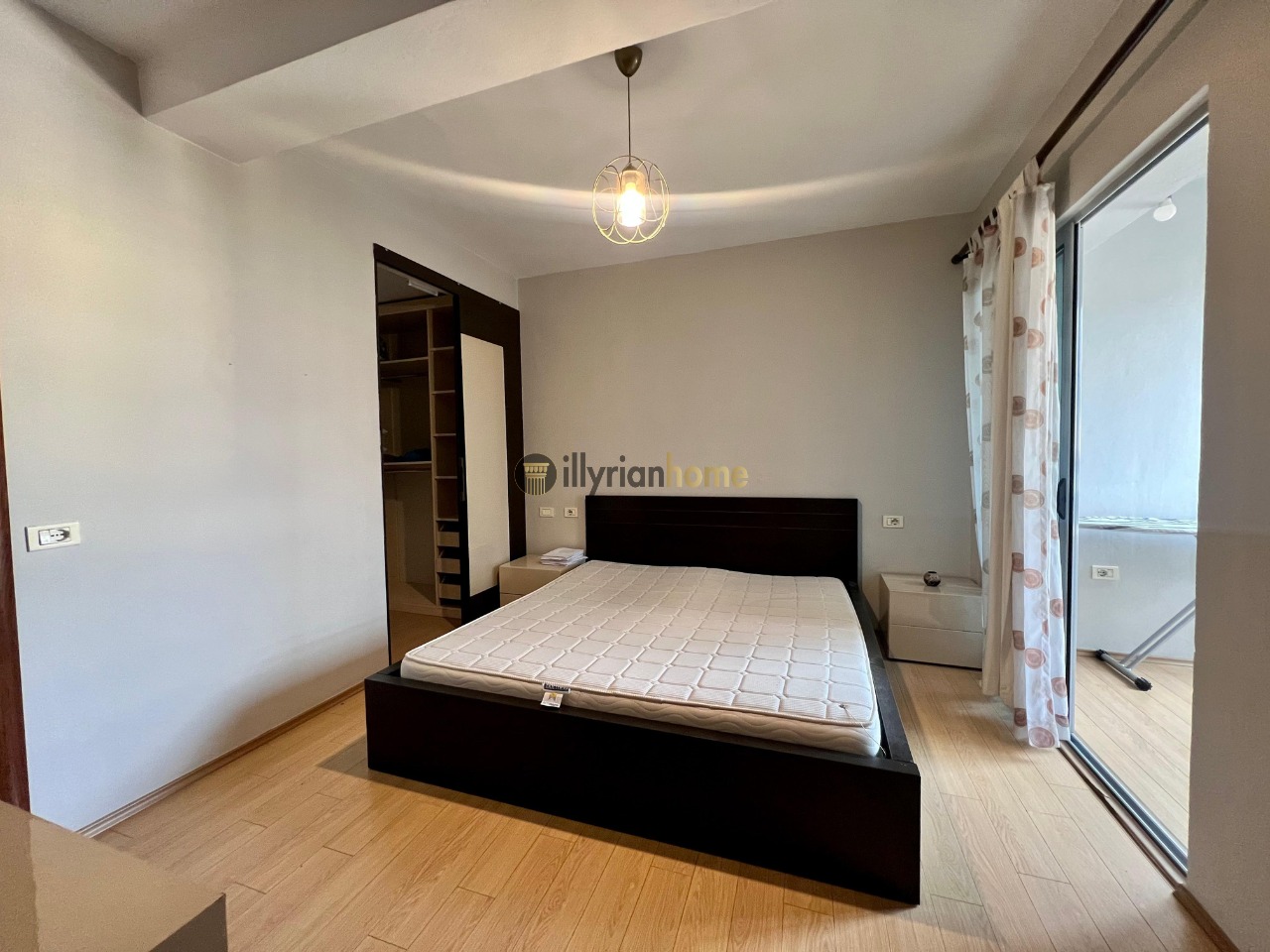 Jepet me qira Apartament 2+1+Parkim, pranë komplek