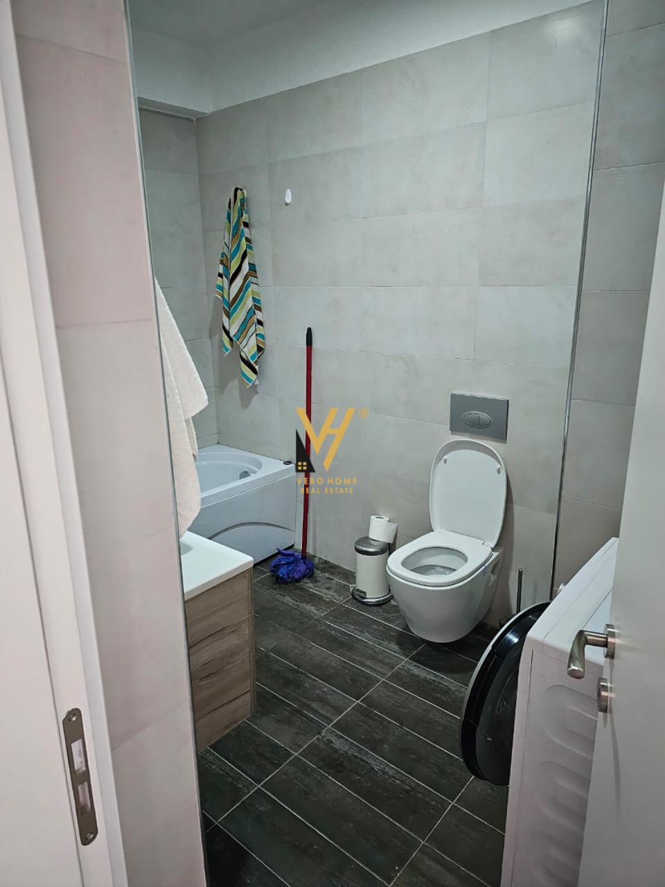 ZYRE 108 M2 ME QERA TEK MYSLYM SHYRI 1.000 EURO