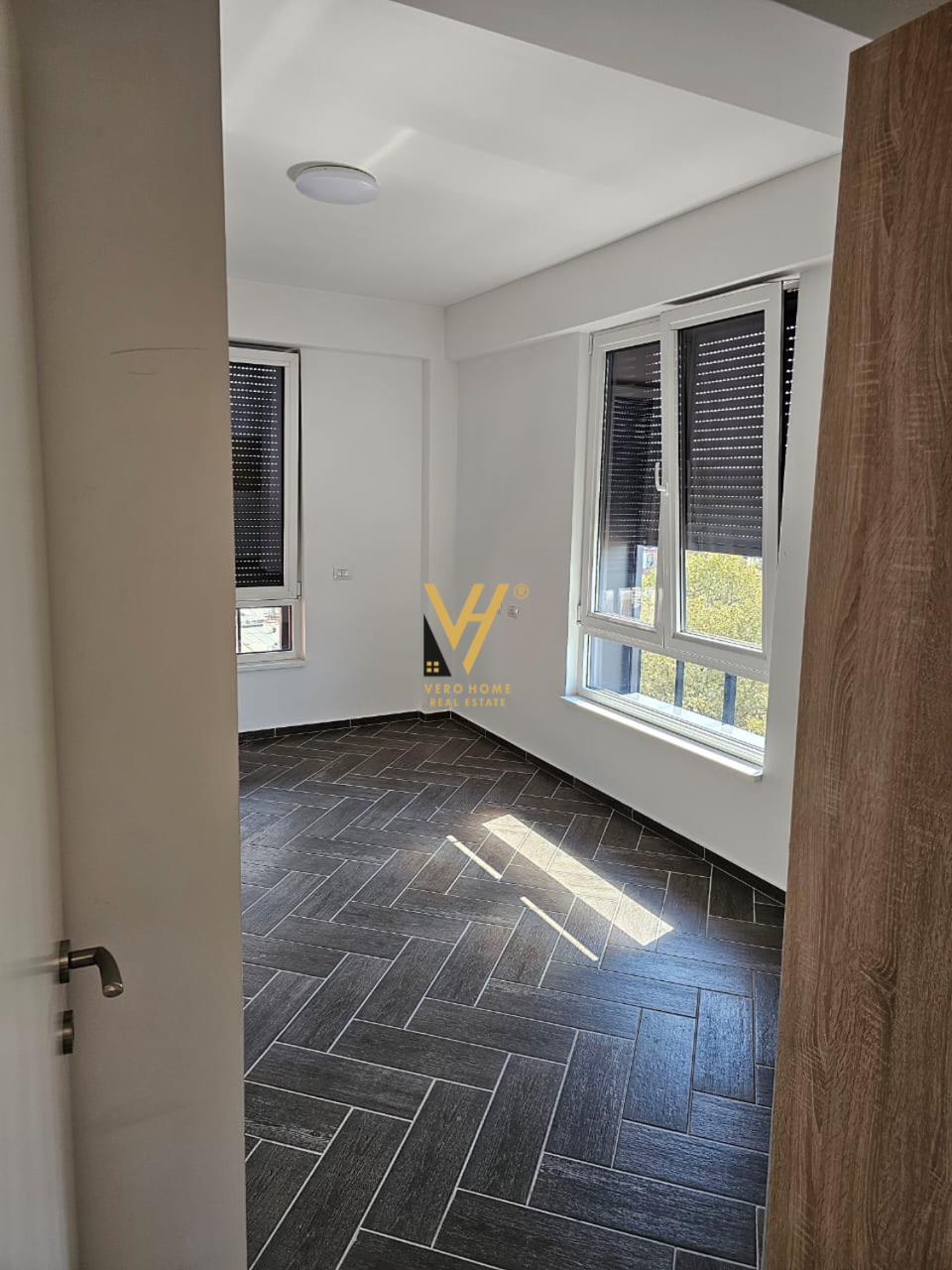 ZYRE 108 M2 ME QERA TEK MYSLYM SHYRI 1.000 EURO