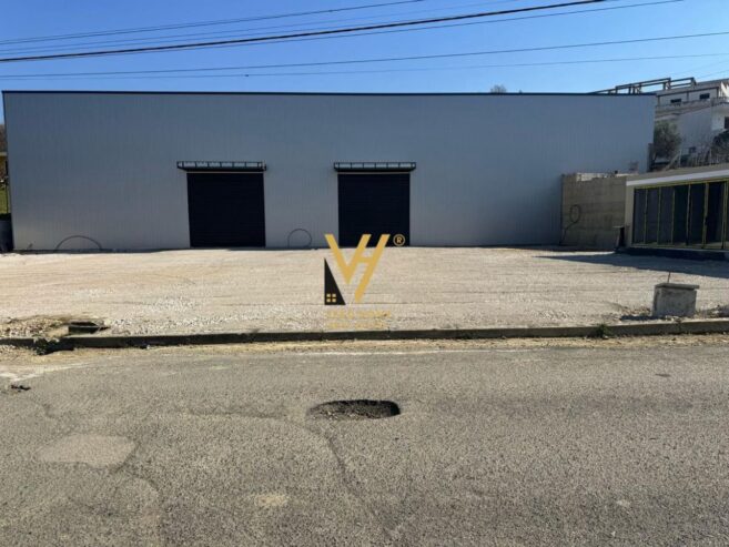 KAPANON 1.300 M2 TE MBIKALIMI I RINASIT 4.000 EUR