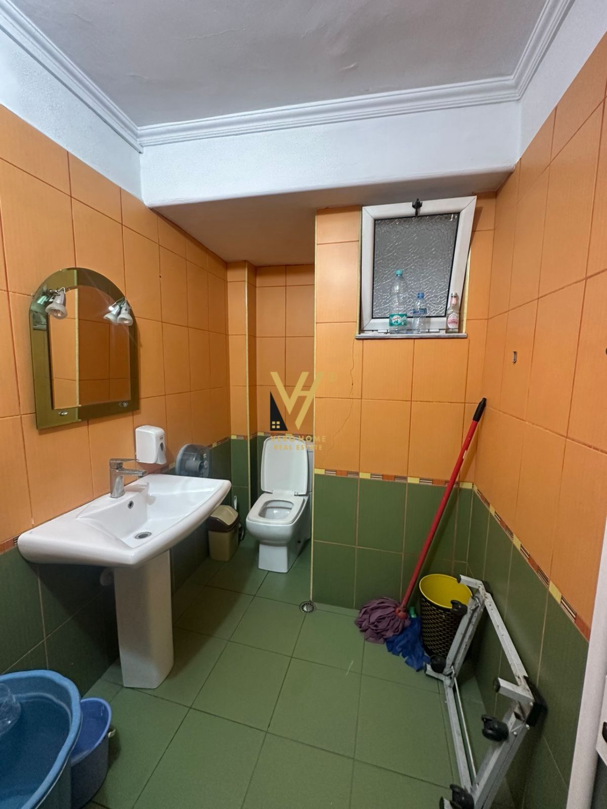 AMBIENT113 M2 ME QERA FERIT XHAJKO 100.000 LEKE