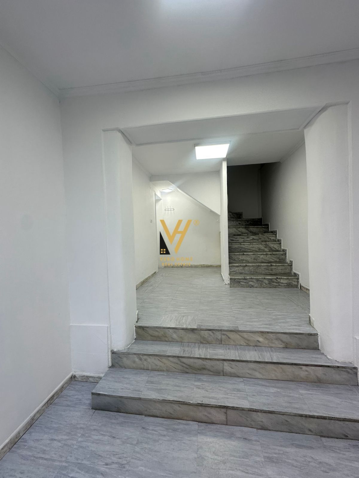 AMBIENT113 M2 ME QERA FERIT XHAJKO 100.000 LEKE