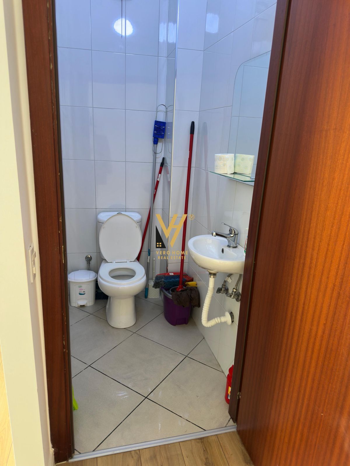 AMBIENT 18 M2 TE KOMUNA E PARISIT 25.000 LEKE