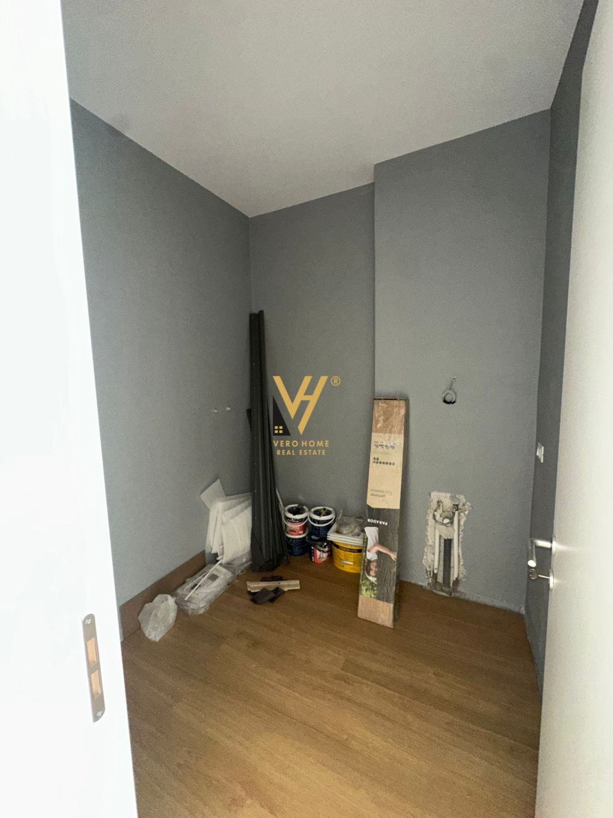 ZYRE 100 M2 TE KOMUNA E PARISIT 100.000 LEKE