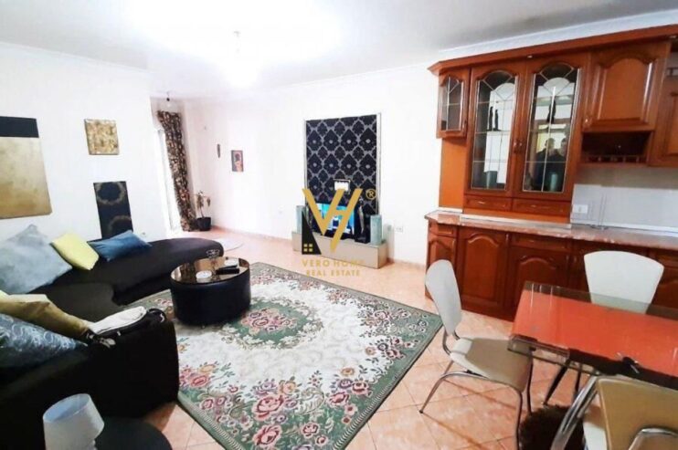 2+1+2+BLK ME QERA TEK ZOGU I ZI 700 EURO
