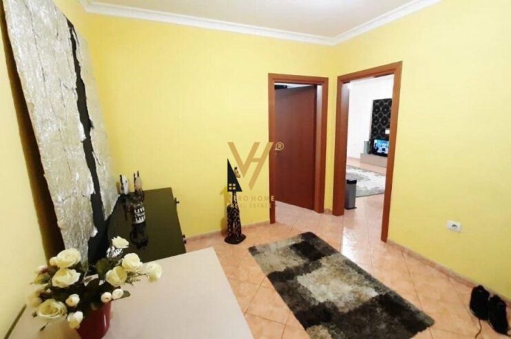 2+1+2+BLK ME QERA TEK ZOGU I ZI 700 EURO