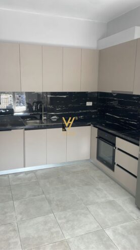 2+1+2+BLK ME QERA TE MARTENITETI I RI 700 EURO