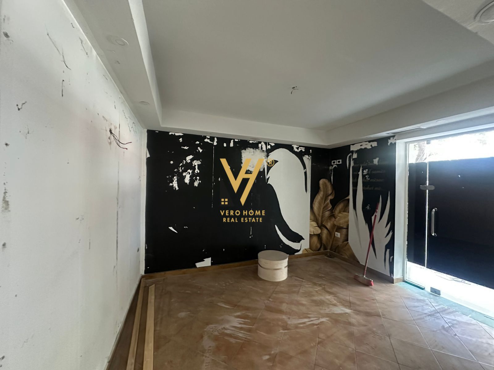 AMBIENT BIZNESI 91 M2 TE STADIUMI DINAMO 1.300 EUR