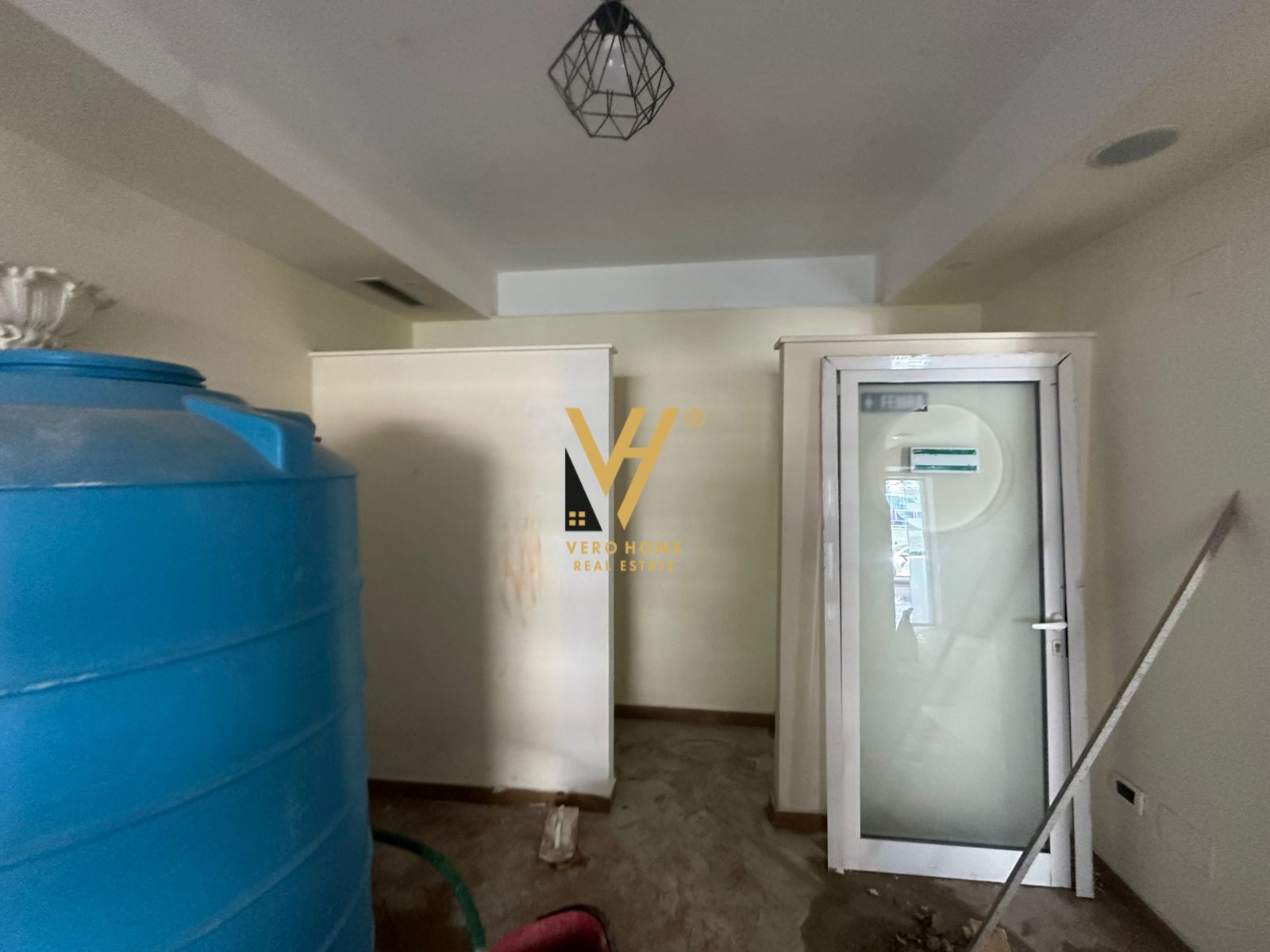AMBIENT BIZNESI 91 M2 TE STADIUMI DINAMO 1.300 EUR