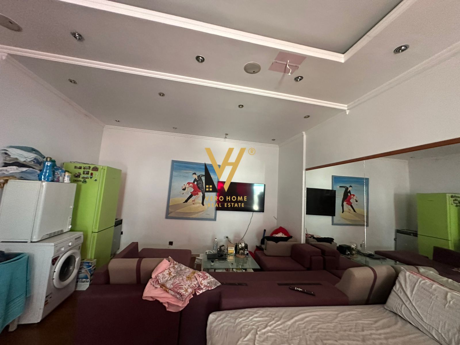 AMBIENT BIZNESI 71 M2 TE 21 DHJETORI 1.000 EURO