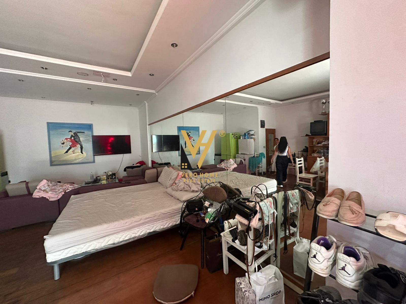 AMBIENT BIZNESI 71 M2 TE 21 DHJETORI 1.000 EURO