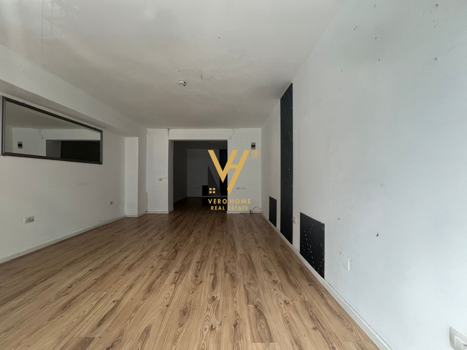 BIZNESI 50 M2 ME QERA TE STADIUMI DINAMO 700 EURO