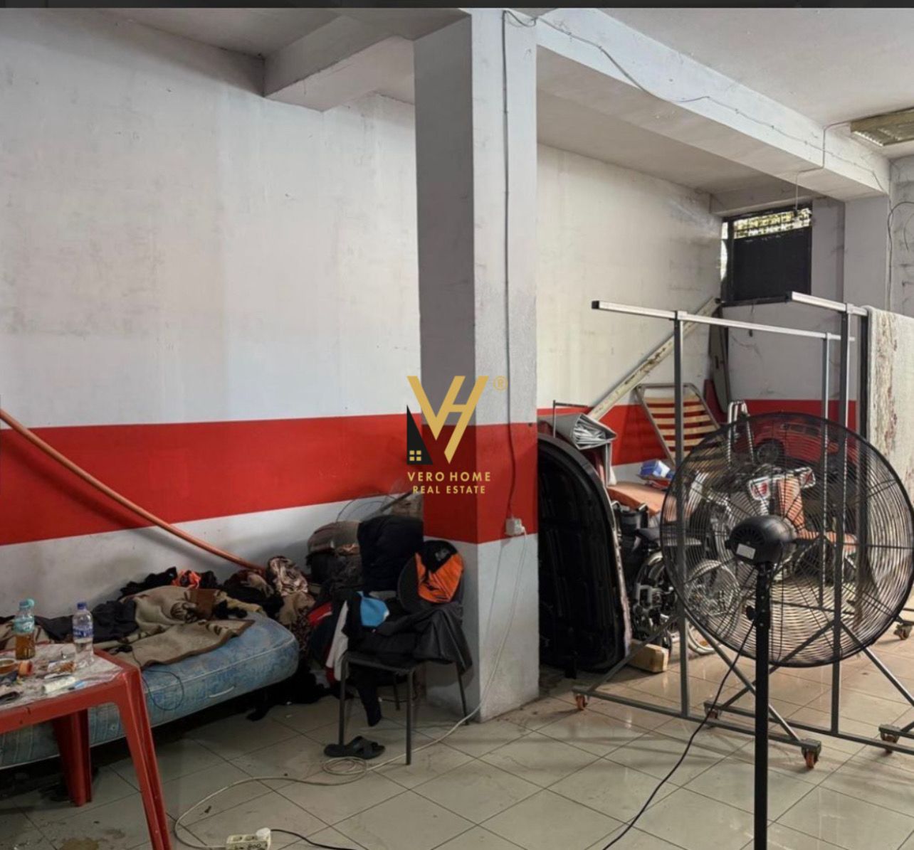 MAGAZINE 120 M2 ME QERA TE IRFAN TOMINI 1.200 EUR