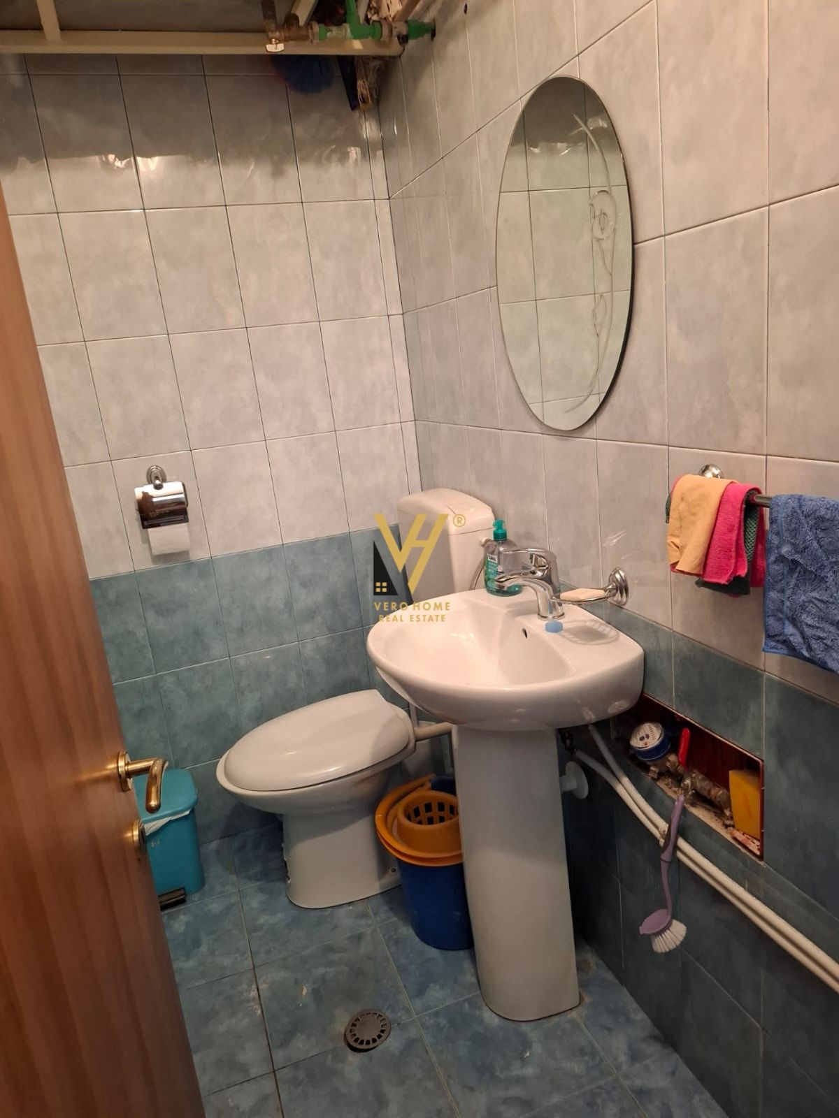 32 M2 ME QERA TE DONIKA CENTER 40.000 LEKE