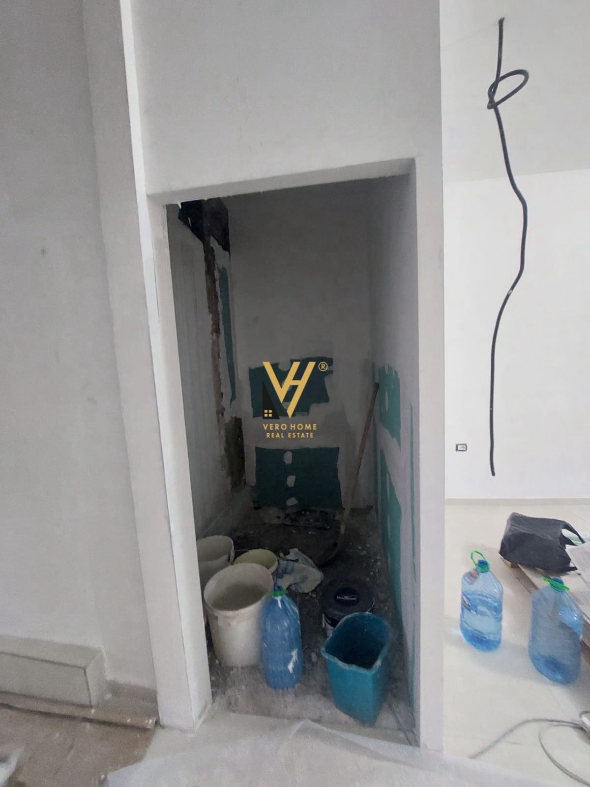 DYQAN 110 M2 ME QERA TE NISHARAKU 2.500 EURO