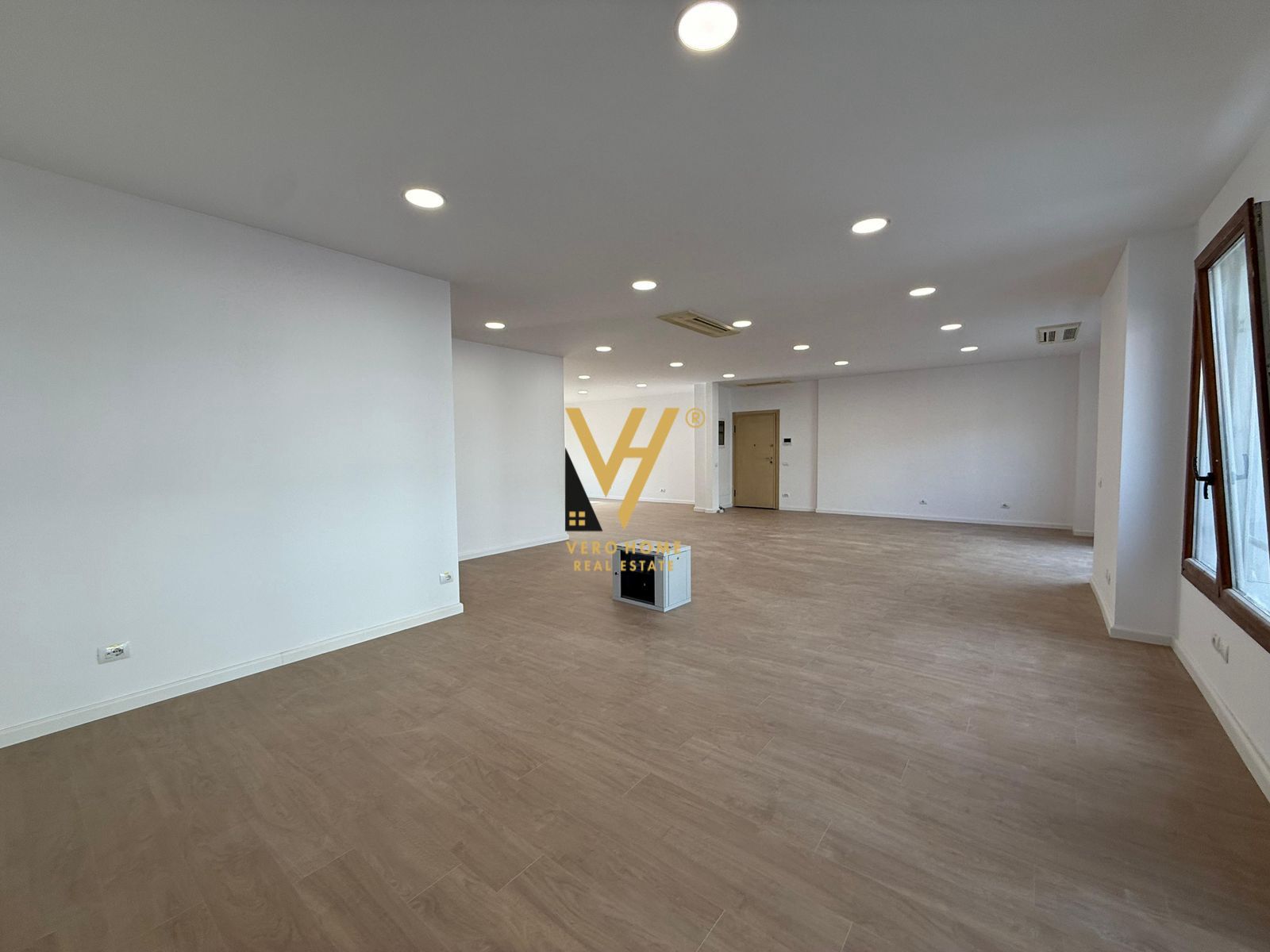 ZYRE 190 M2 ME QIRA TE DELIJORGJI 250.000 LEKE