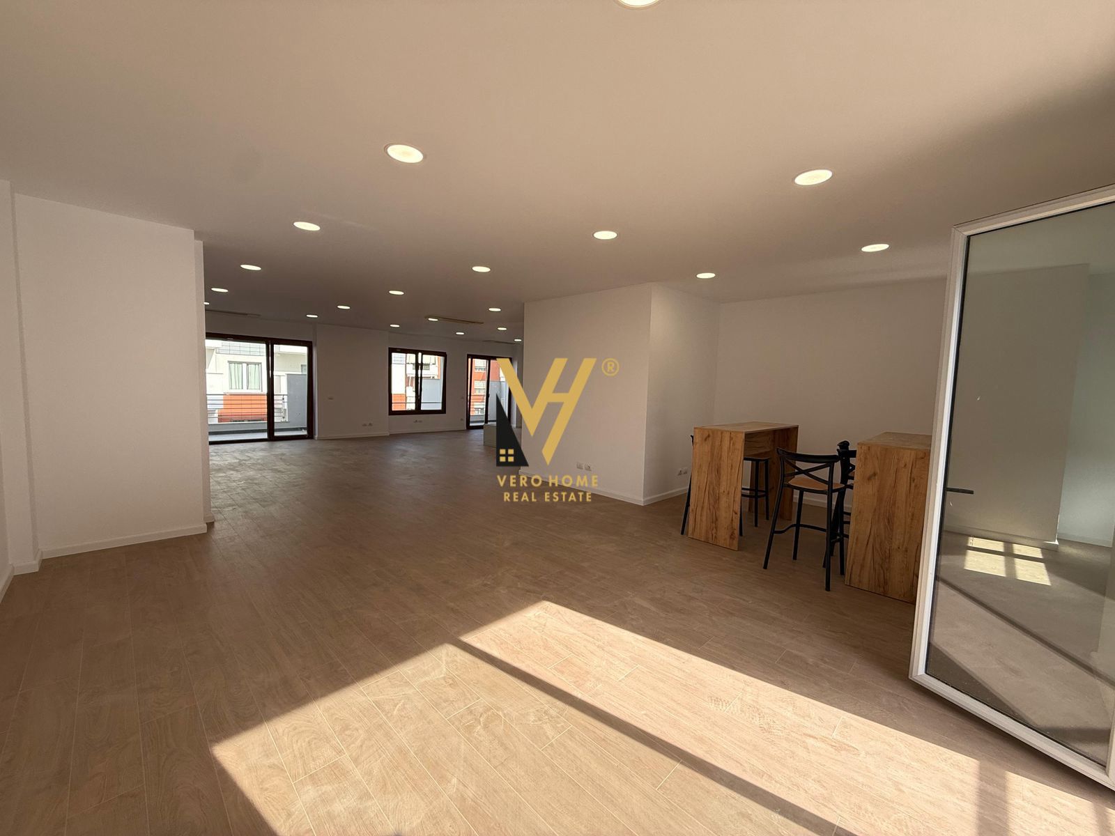 ZYRE 190 M2 ME QIRA TE DELIJORGJI 250.000 LEKE