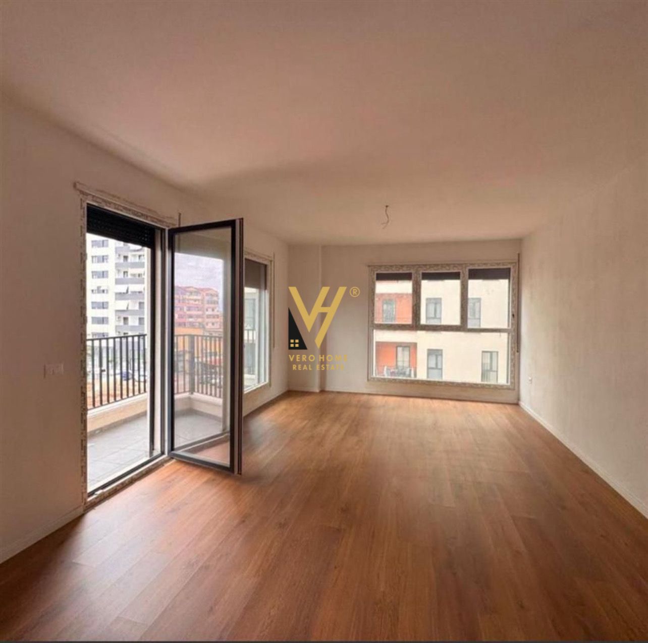 ZYRE 100 M2 ME QIRA NE LAPRAKE 600 EURO