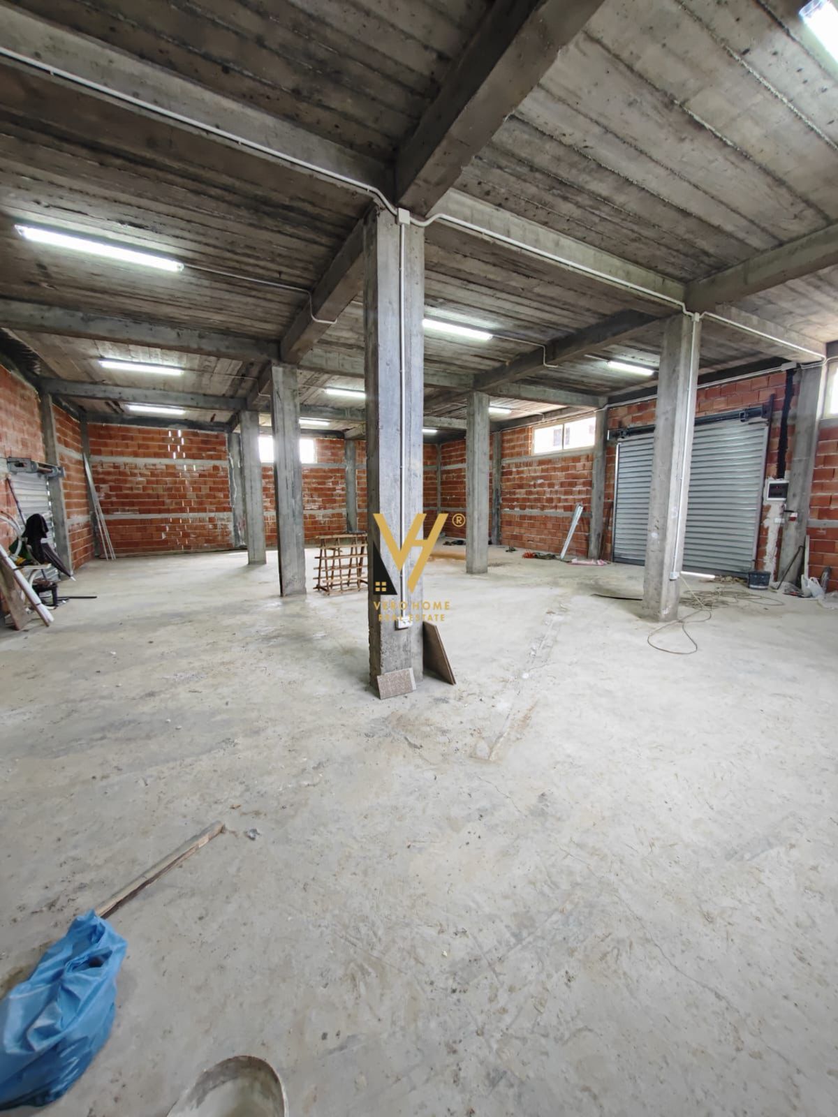 AMBIENT 450 M2 ME QIRA NE SANATORIUM 1.100 EURO