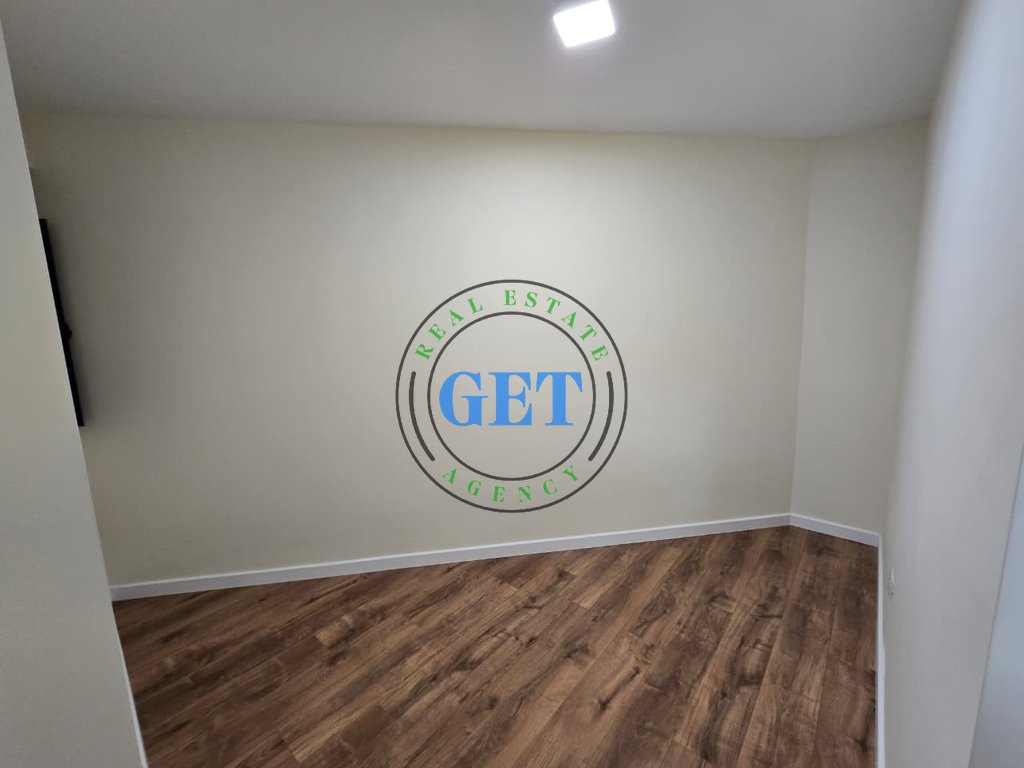 Shitet, Apartament 2+1 me Kuzhine te Vecuar , Tek