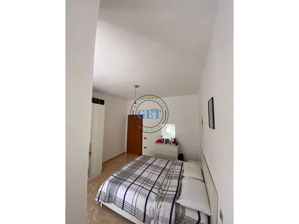 Shitet Apartament 2+1,Prane Shkolles “Qemal Mici