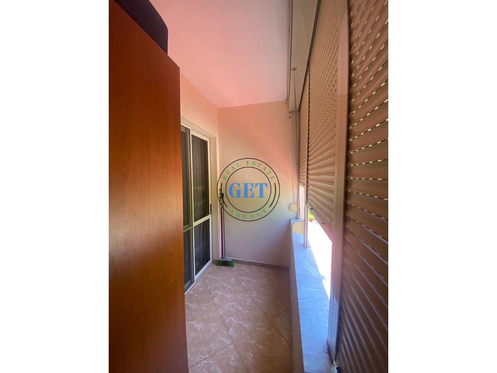 Shitet Apartament 2+1,Prane Shkolles “Qemal Mici