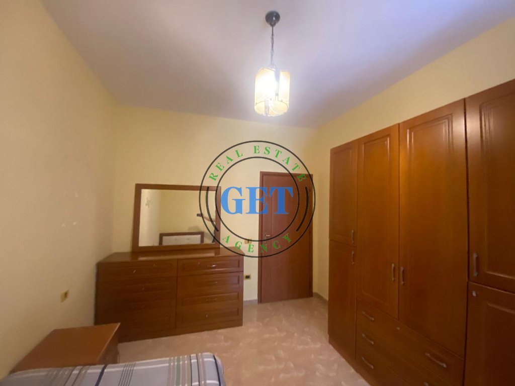 Shitet Apartament 2+1,Prane Shkolles “Qemal Mici