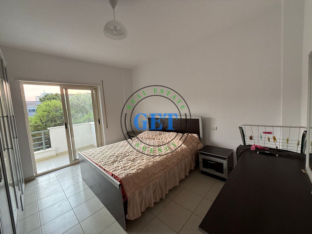 Jepet me Qira, Apartament 2+1 në Golem, Durres