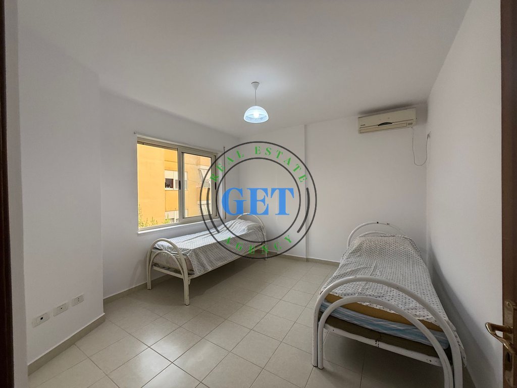 Jepet me Qira, Apartament 2+1 në Golem, Durres