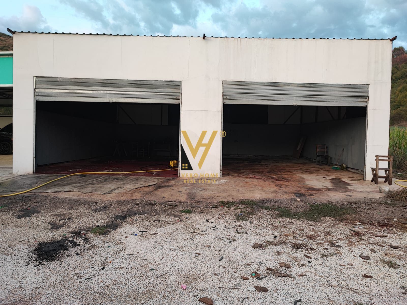 MAGAZINE 120 M2 ME QERA NE KOMBINAT 700 EURO