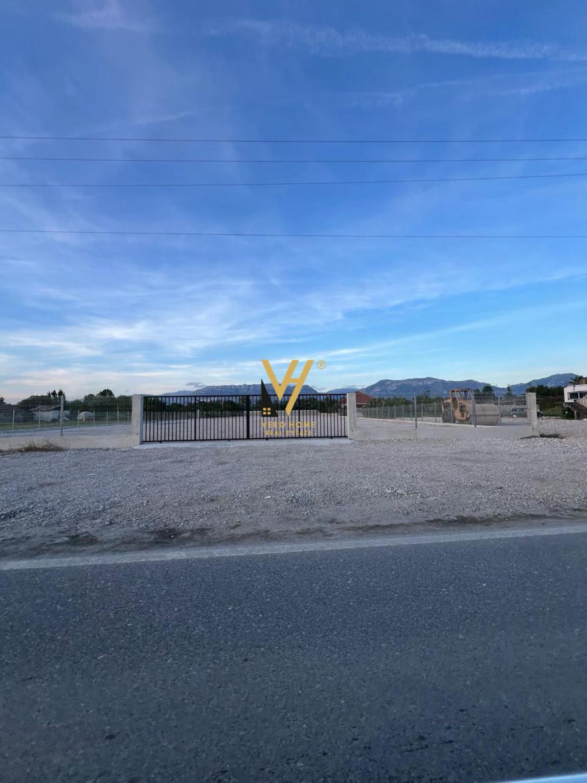 AMBIENT 3.000 M2 ME QIRA NE RINAS 2.500 EURO