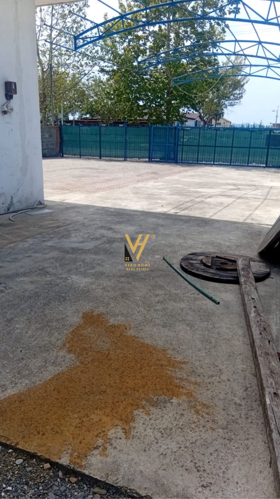 MAGAZINE 132 M2 ME QERA KAMEZ 800 EURO