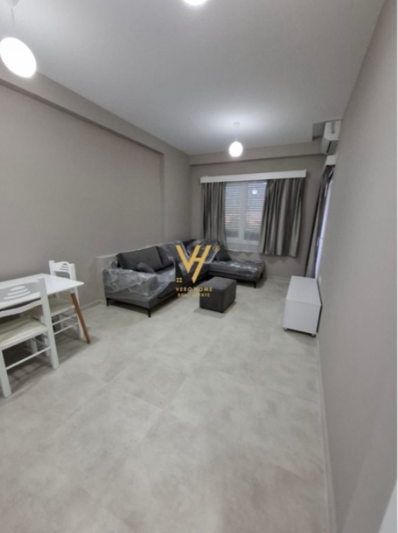 JEPET APARTAMENT 1+1+BLK ME QERA TE RR.BEDRI KARAPICI 60.000 LEKE