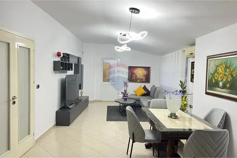 Apartament me qira
