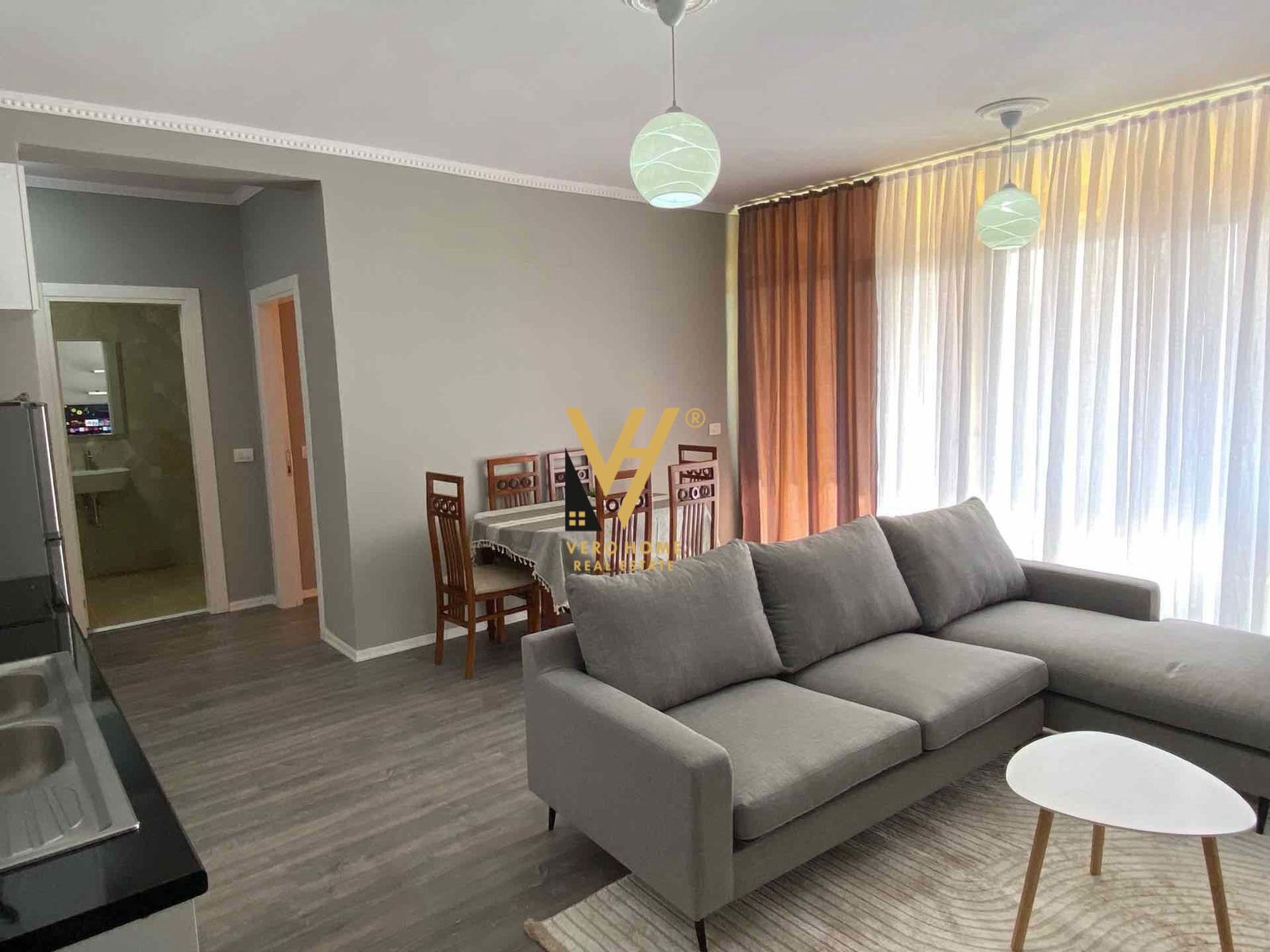 JEPET APARTAMENT 1+1+BLK ME QIRA TE BULEVARDI I RI 45.000 LEKE