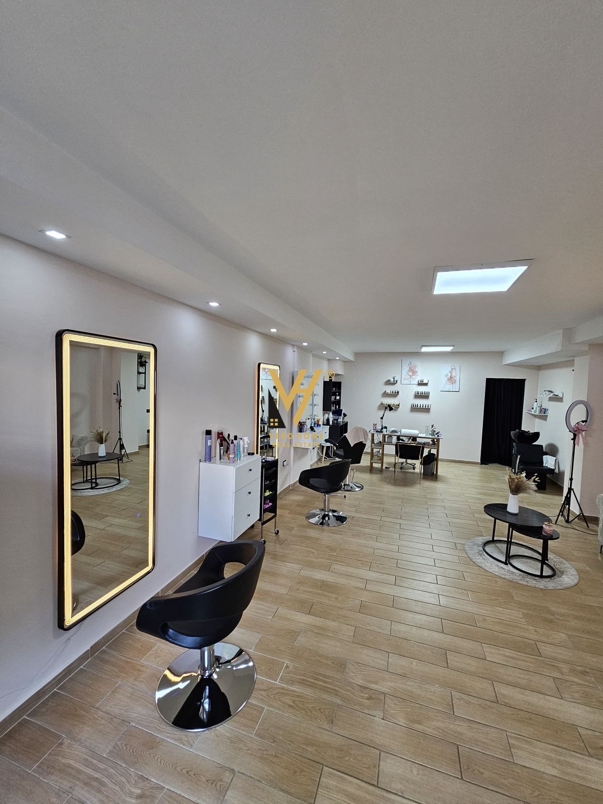 JEPET DYQAN 60 M2 ME QIRA TE ISH EKSPOZITA 60.000 LEKE