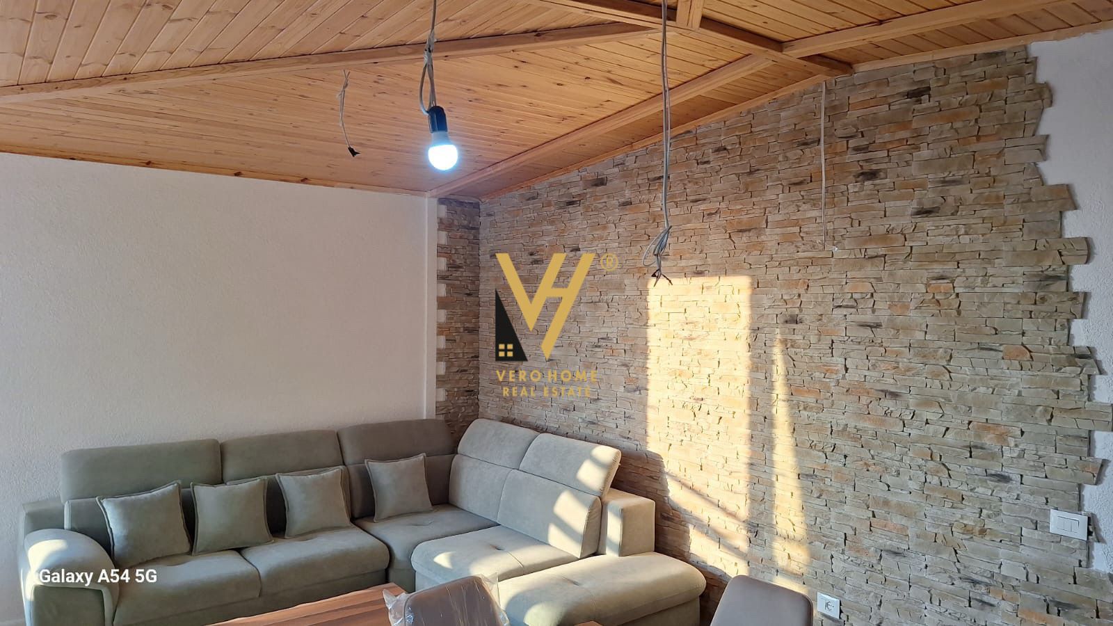 JEPET DUPLEX 2+1+2+2BLK ME QERA NE SHKOZE 70.000 LEKE