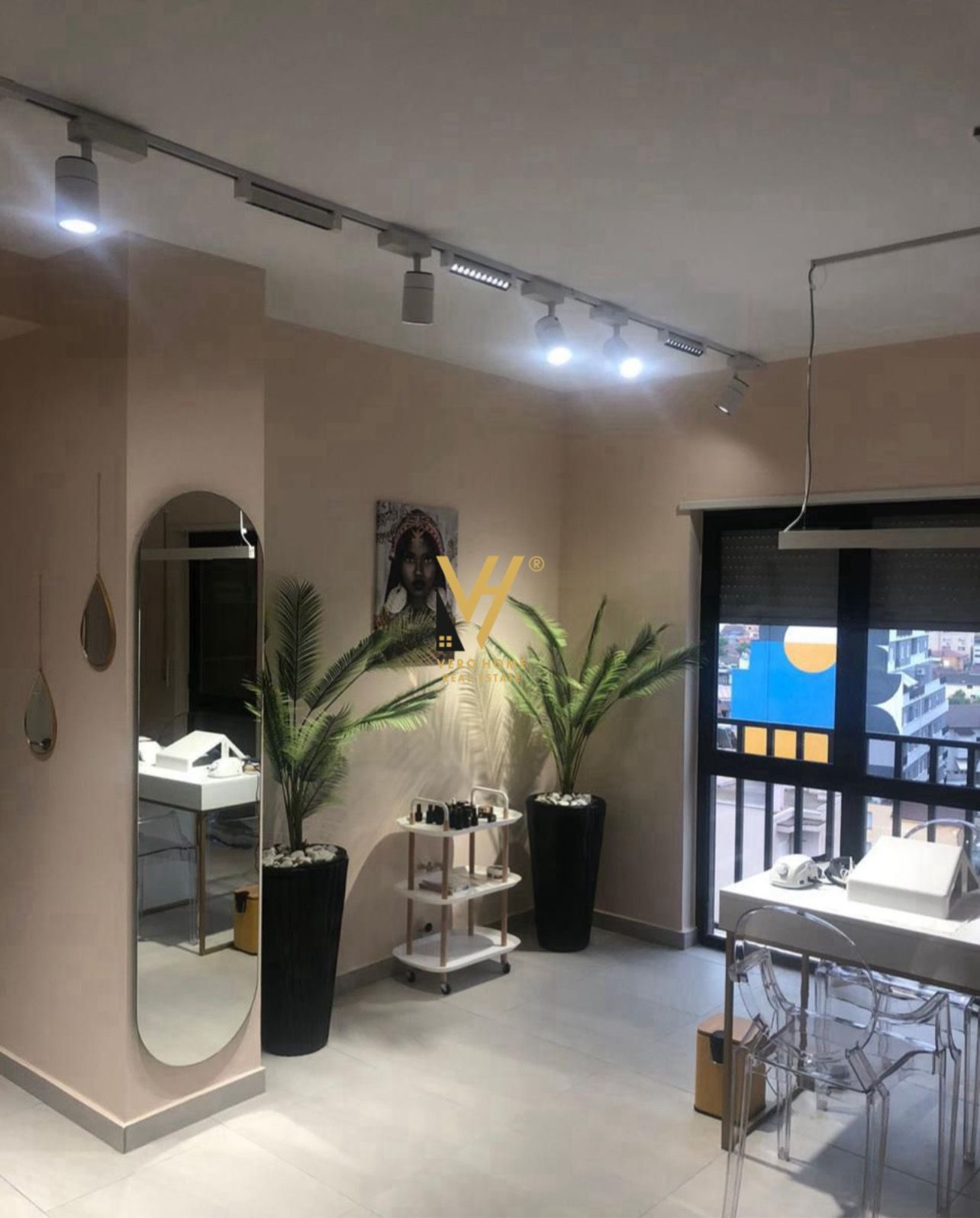 JEPET AMBIENT BIZNESI 116 M2 ME QERA TE SELVIA 750 EURO