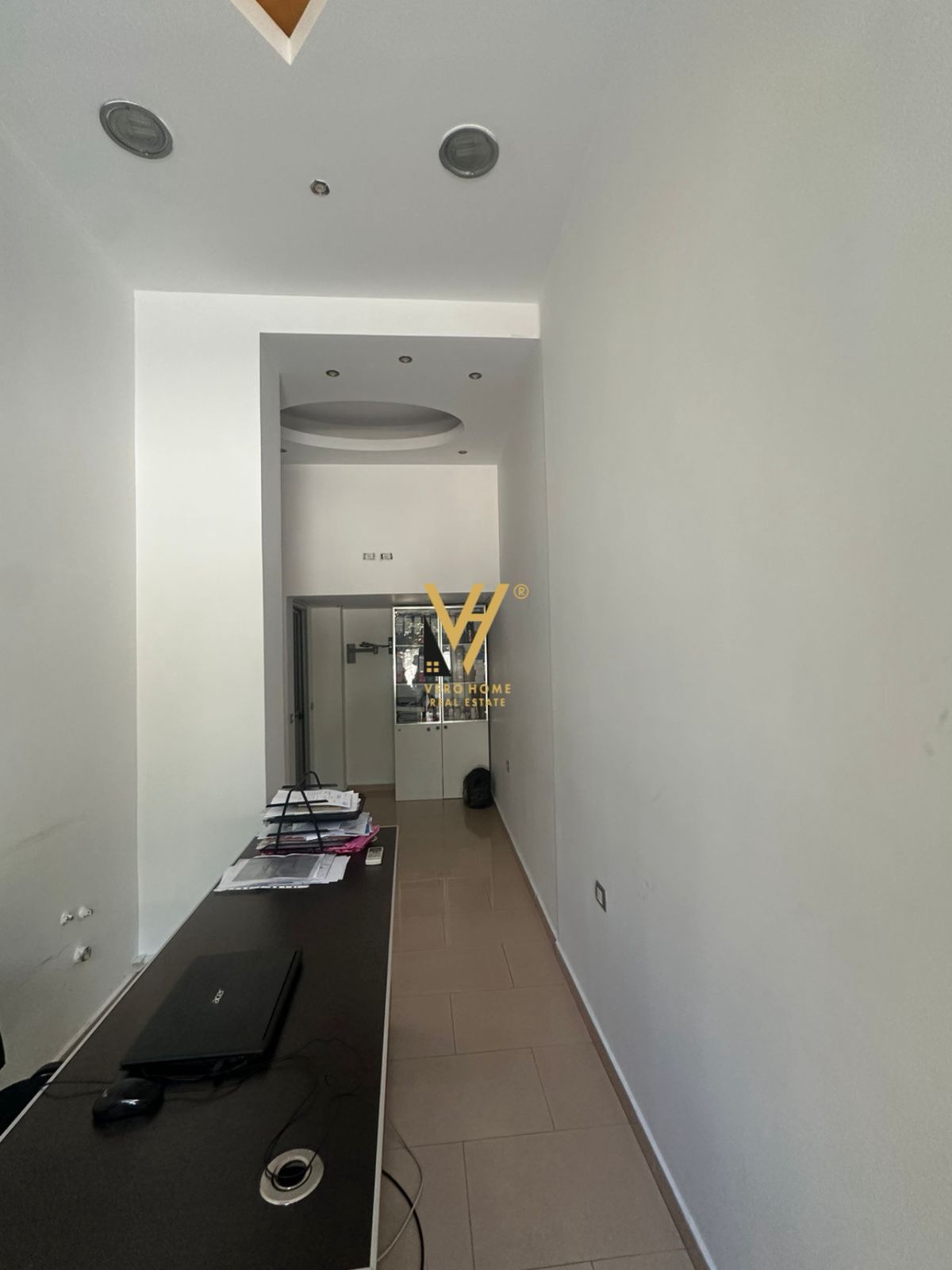 JEPET ZYRE 21 M2 ME QERA TE RRUGA ISLAM ALLA 45.000 LEKE