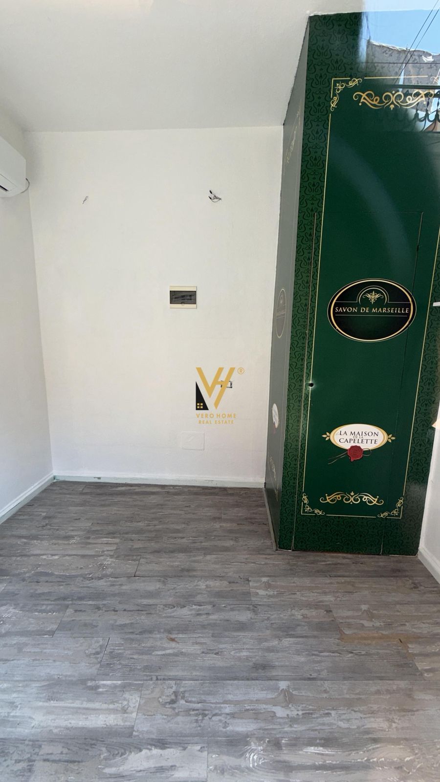 JEPET ZYRE 10 M2 ME QERA TE RR. ISLAM ALLA 25.000 LEKE