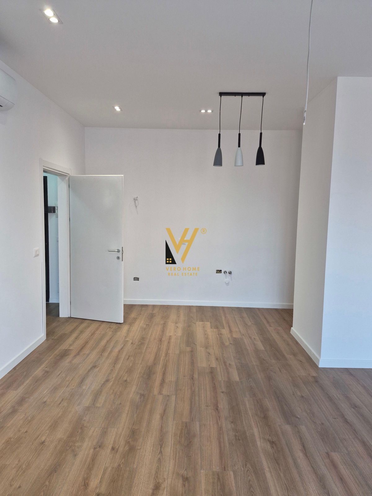 JEPET ZYRE 65 M2 ME QIRA TE ISH SHESHI SHQIPONJA 65.000 LEKE